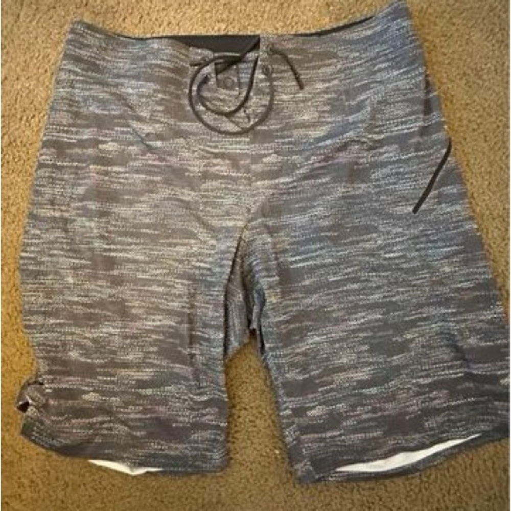 Lululemon board-shorts size 34